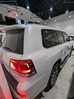 تۆیۆتا لاند کروزەر